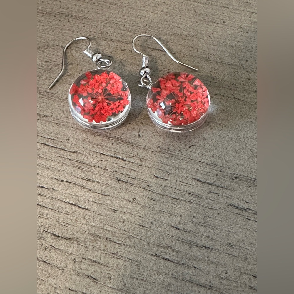 Elegant Silver and Pink Floral Round Earrings - Picture 4 of 4